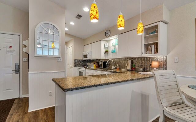 Golden Getaway 2 Bedroom Condo by RedAwning