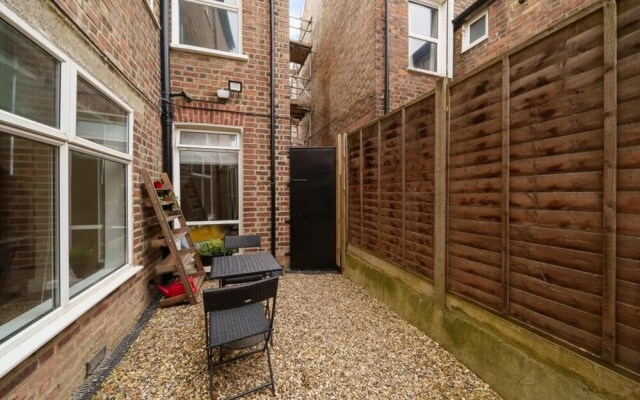 Charming Spacious 2-bed Apartment in London