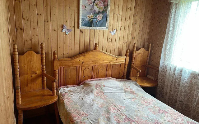 Guest house on Whitefish Lake