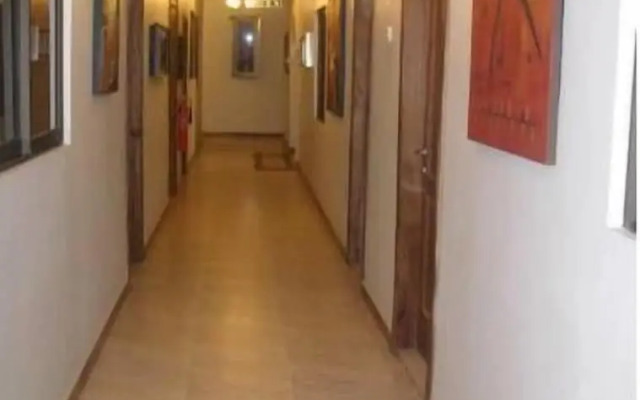 Rayporsh Hotel