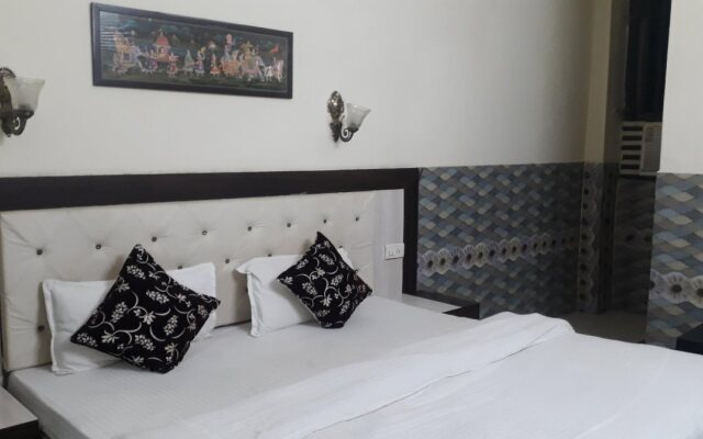 Fabhotel Sarwan