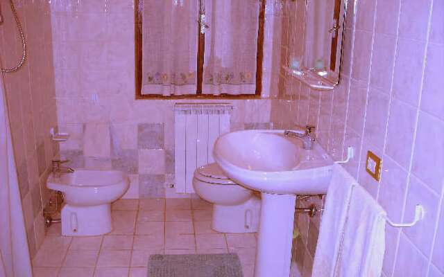 Il Grappolo e la Rosa