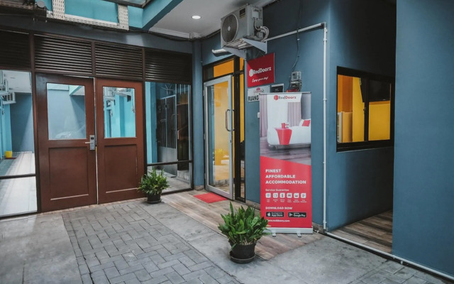 RedDoorz near RSUD Koja