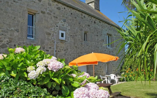 Holiday Home La Ferme du Manoir - RVI400