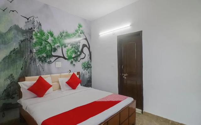 OYO Flagship 82749 Hotel Royal Rooms