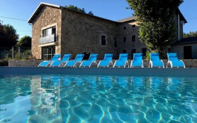 Gîte Lapte, 9 pièces, 23 personnes - FR-1-582-101