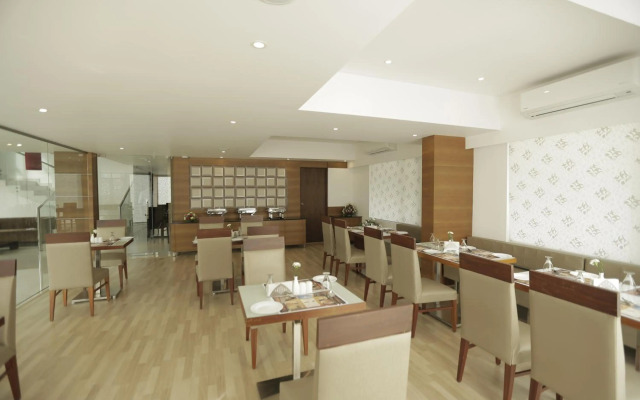 OYO 1686 Park Connect Hotel
