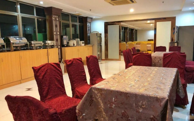 Haitao Hotel (Zhaoqing Seven Star Rock Archway Scenic Spot)