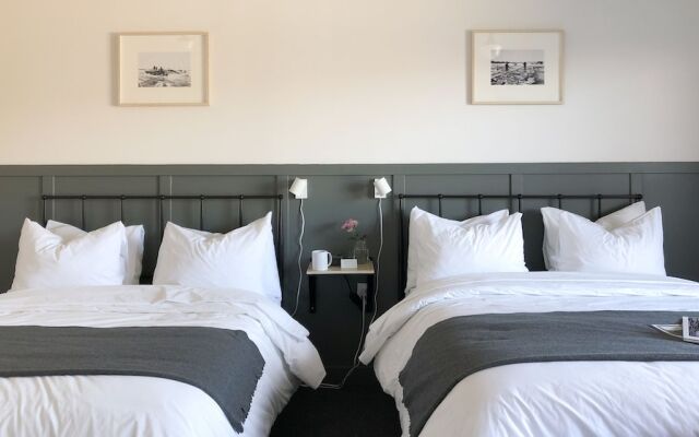 The Bayview Motel - Fort Frances, ON - Lakeside Motel