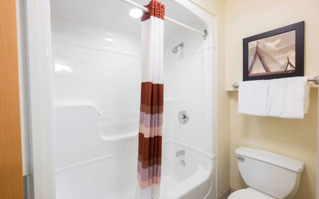 Red Roof Inn PLUS+ Tempe - Phoenix Airport