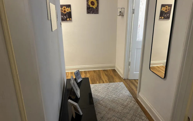 Private Family Flat Near Paddington and Royal Oak