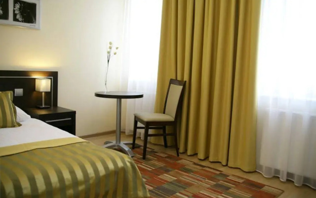 Hotel Safir