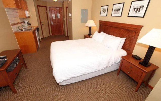 ResortQuest at Whistler Cascade Lodge