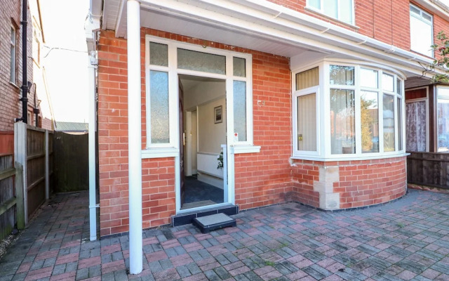 4 Dorothy Avenue