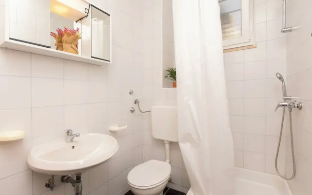 Apartments Villa Milas With Pool