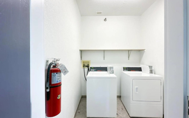 Blaine Town Inn & Suites