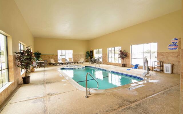 Comfort Inn & Suites Fort Worth - Fossil Creek