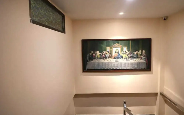 Regal Guest House by ROH