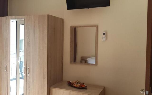 City's Center Lux. Apt.Up 6 persons and BBQ