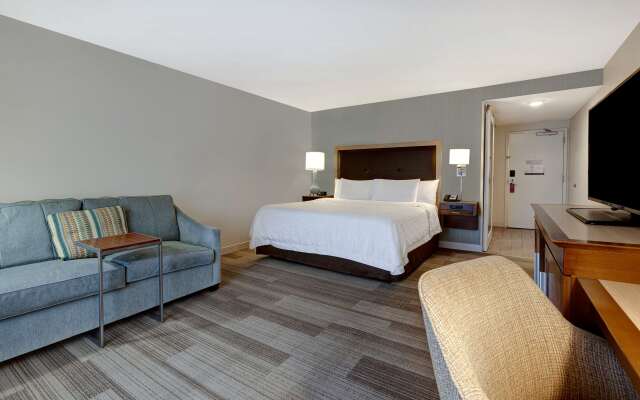 Hampton Inn & Suites Milwaukee West