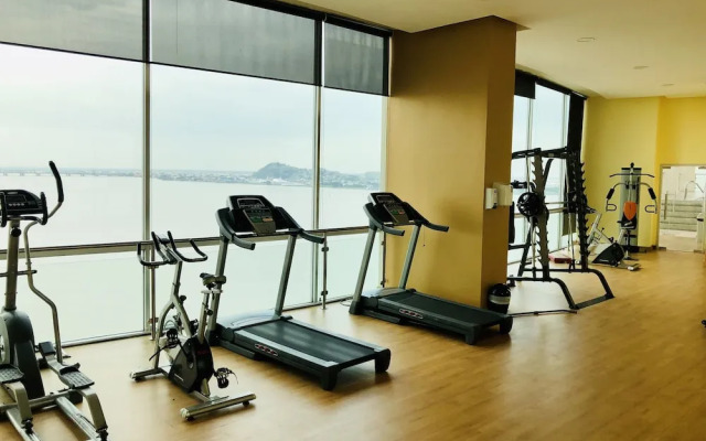 Luxury Suites Riverfront GYE