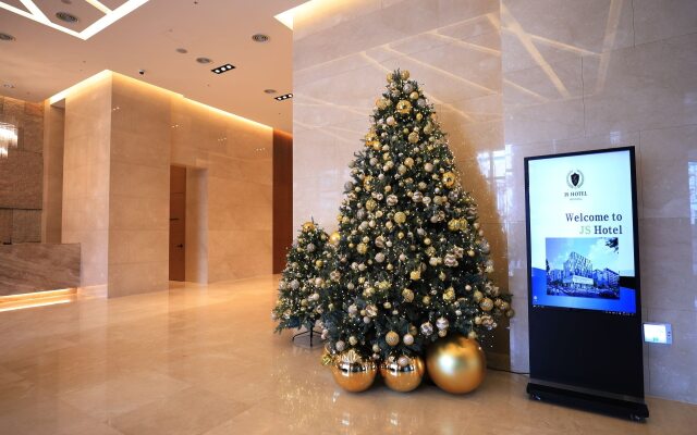 Skypark Central Seoul Pangyo