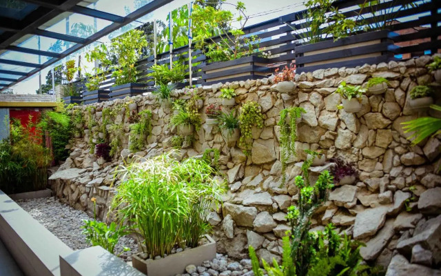 Urban Park Suites