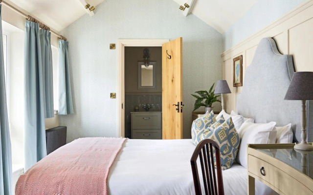 The Old Coach House - From 500 Per Night
