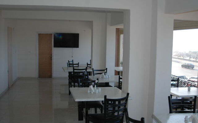 Royal Crown Hotel