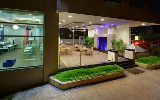 Hotel Caspia Pro Pune Hinjewadi