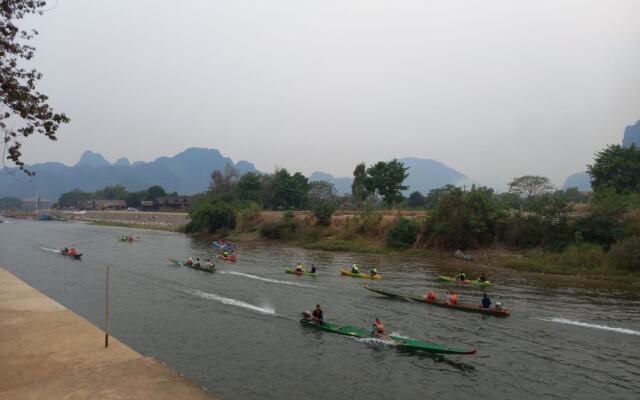 Riverside Garden Hostel