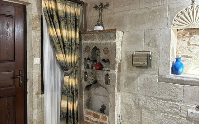Midland Cave Suites