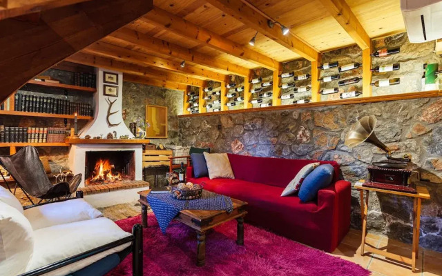 Escape in the Forest, Cosy Chalet with Home Cinema