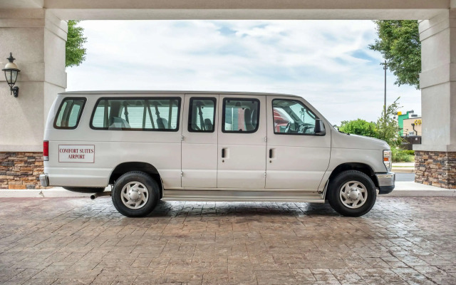 Comfort Suites Louisville Airport