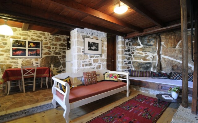 Elounda Traditional Art Suites