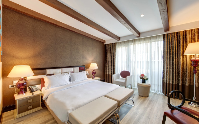DoubleTree by Hilton Hotel Istanbul - Piyalepasa