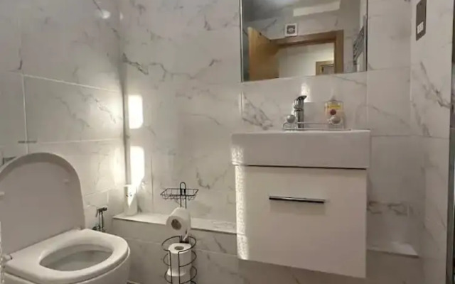 Highfield Avenue Cozy Apartment in London