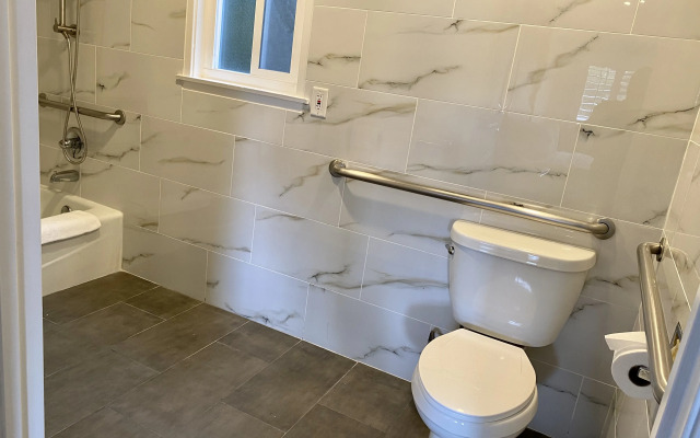 Aura Inn Monterey