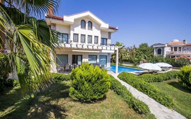 Villa East by Tatilpremium