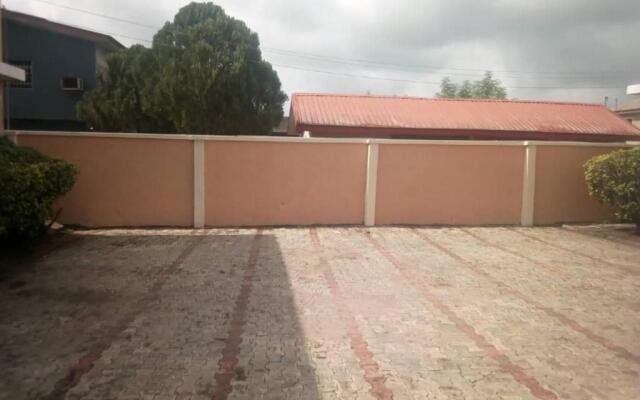 Oko Courts MU1 3 BR Apartment with SWIMMING POOL