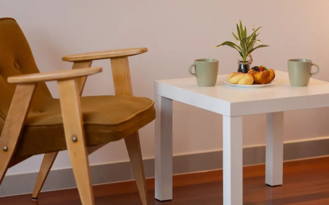 Spacious Studio & Parking by Renters