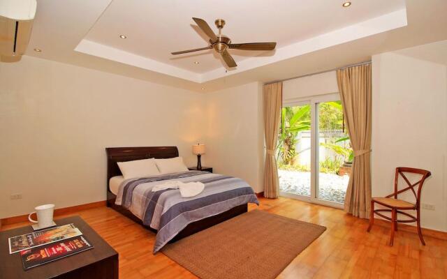 Pattaya Sunset Villa 4 Bedroom Sleeps 8