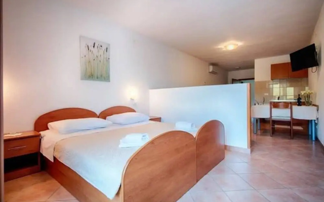 Apartments Bruna Lastovo