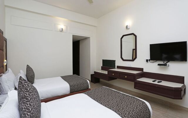 OYO 8078 The Central Palm