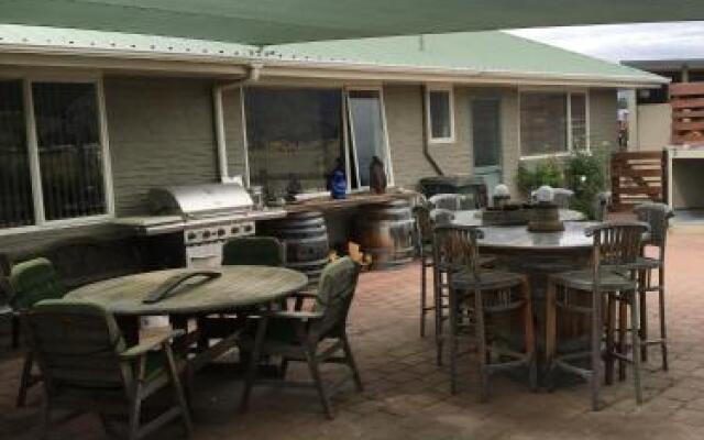 Oma Ell's B&B
