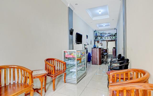 OYO 90544 Grand Redisa