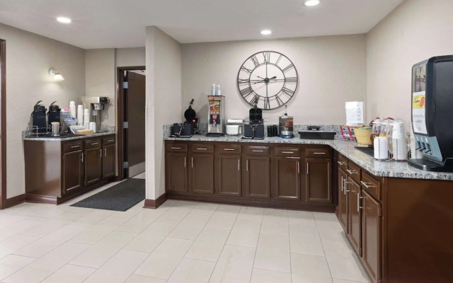 Super 8 by Wyndham Summersville/New River National Park