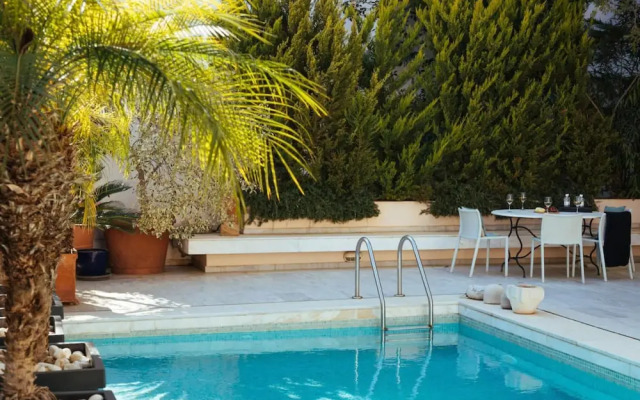 1BD Serene Calm Pool House