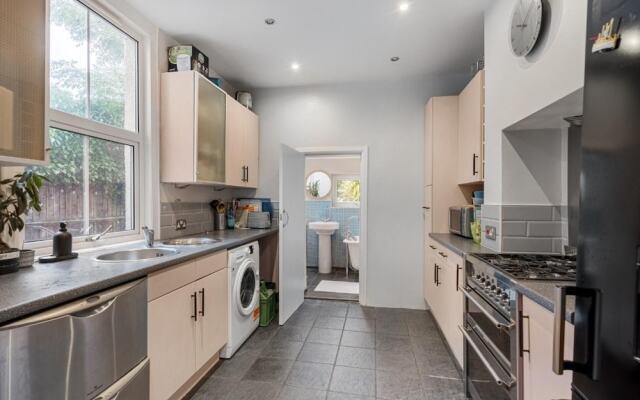 Inviting 3-bed House in Beckenham