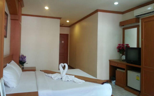 Presley Guesthouse Patong